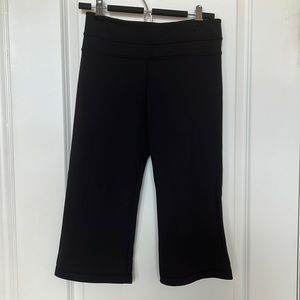 LULULEMON capri workout pants